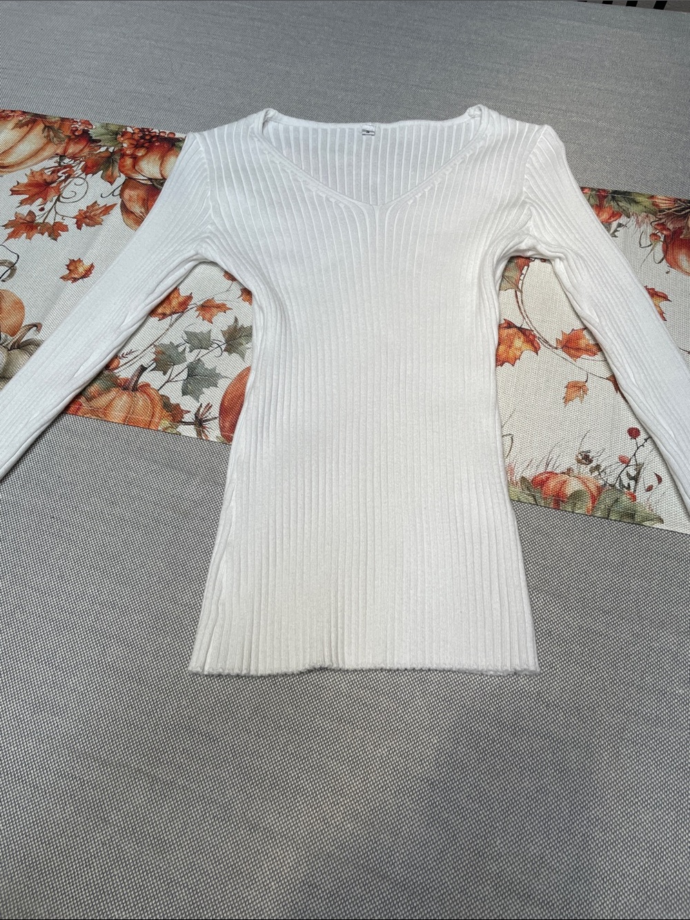 White Ribbed V-Neck Long Sleeve Sweater, S